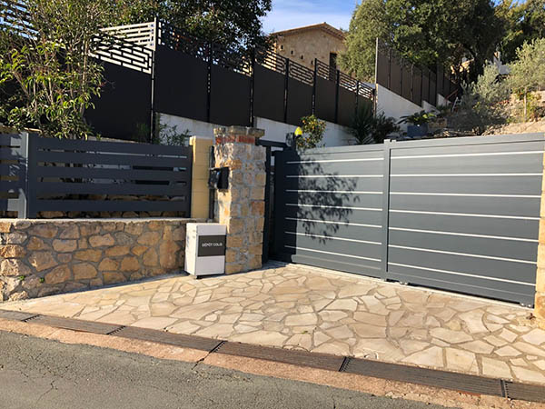 Portail Dallas Coulissant Sur Mesure à Motoriser