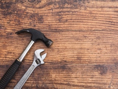 Comment réparer l'encadrement d'une porte ?