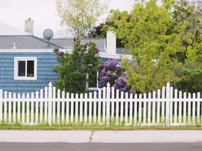 Comment renforcer sa clôture en bois ?