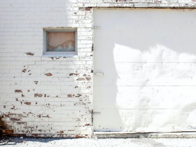 Comment débosseler une porte de garage ?