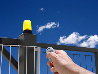 Comment dupliquer une télécommande de porte de garage ?