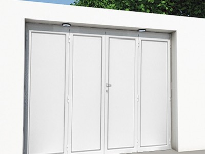 Comment poser une porte de garage 4 vantaux ? 