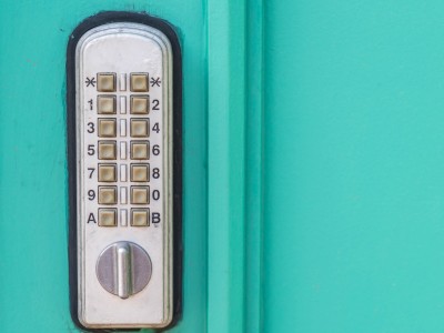 Comment installer un digicode sur une porte de garage ?