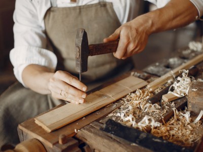 Comment monter un carport en bois ?